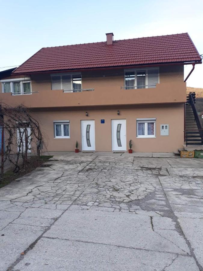 Tri Srece Apartment Ogulin Bagian luar foto